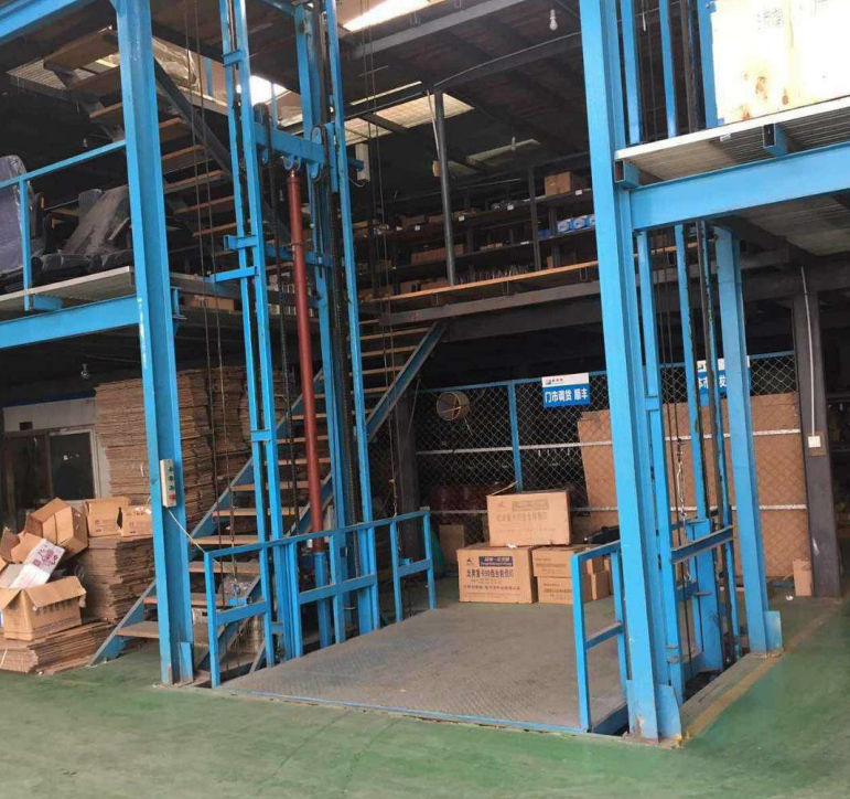 白沙工厂货梯